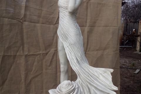 Скульптура из мрамора "Мираж трёх роз"